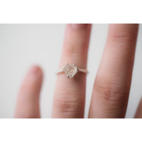 alternative raw diamond engagement rings, raw crystal size 4 5 6 7 8 8 9 10 11 - Picture 1 of 4